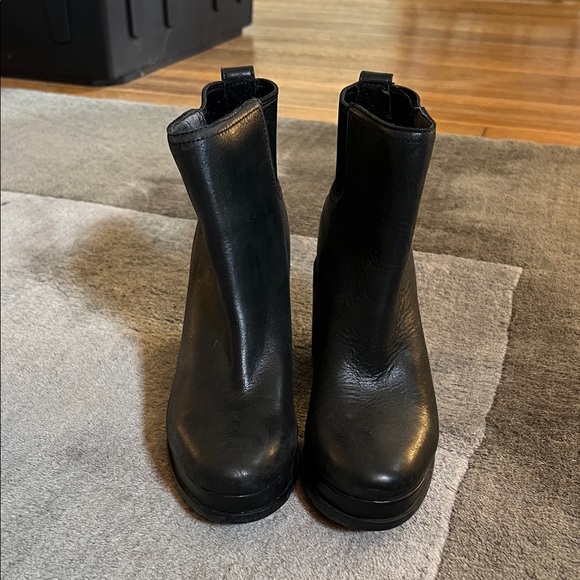 Sorel Black Leather Ankle Booties - Picture 3 of 4